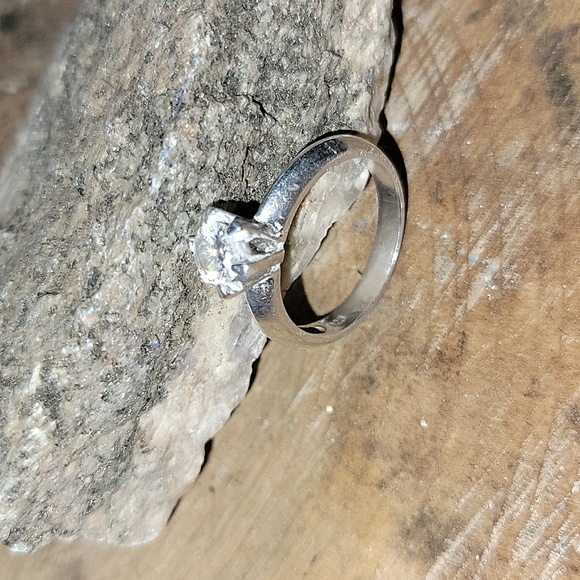 COPY - Sterling Silver CZ Wedding Ring 💍 - Picture 4 of 8